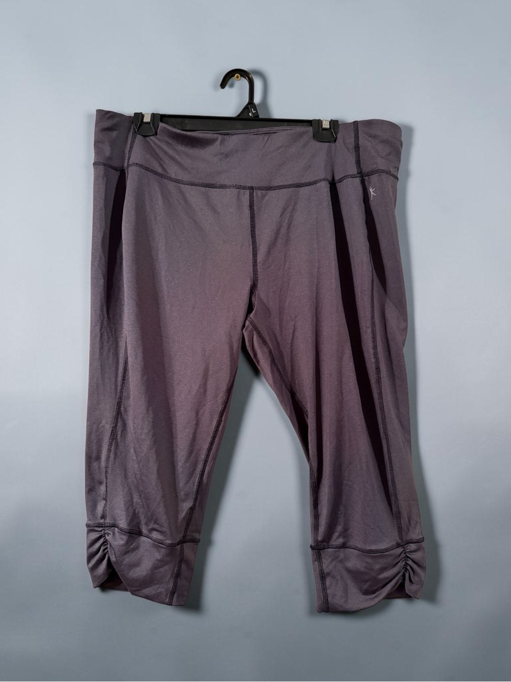 Danskin Purple Capri Leggings with Ruched Hem